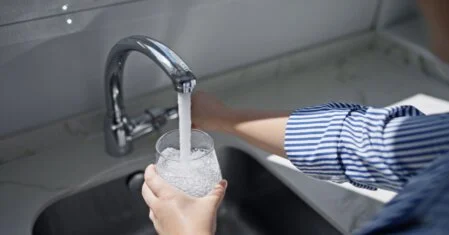 Blogbejegyzés munkahelyi vízminőségről Szerző: Azari Katalin vegyészmérnök, ivóvíz tanácsadó